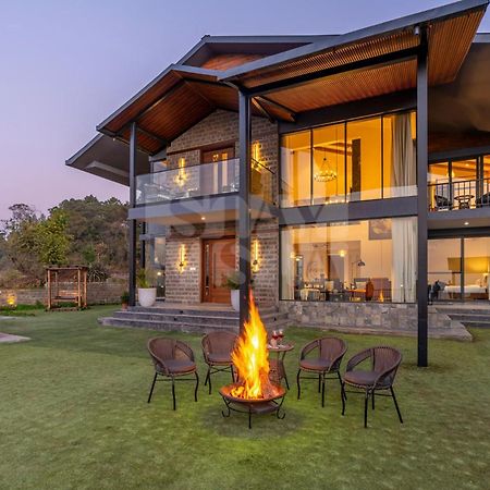 Stayvista At Savara With Gazebo, Bbq, Bonfire Kasauli Bagian luar foto
